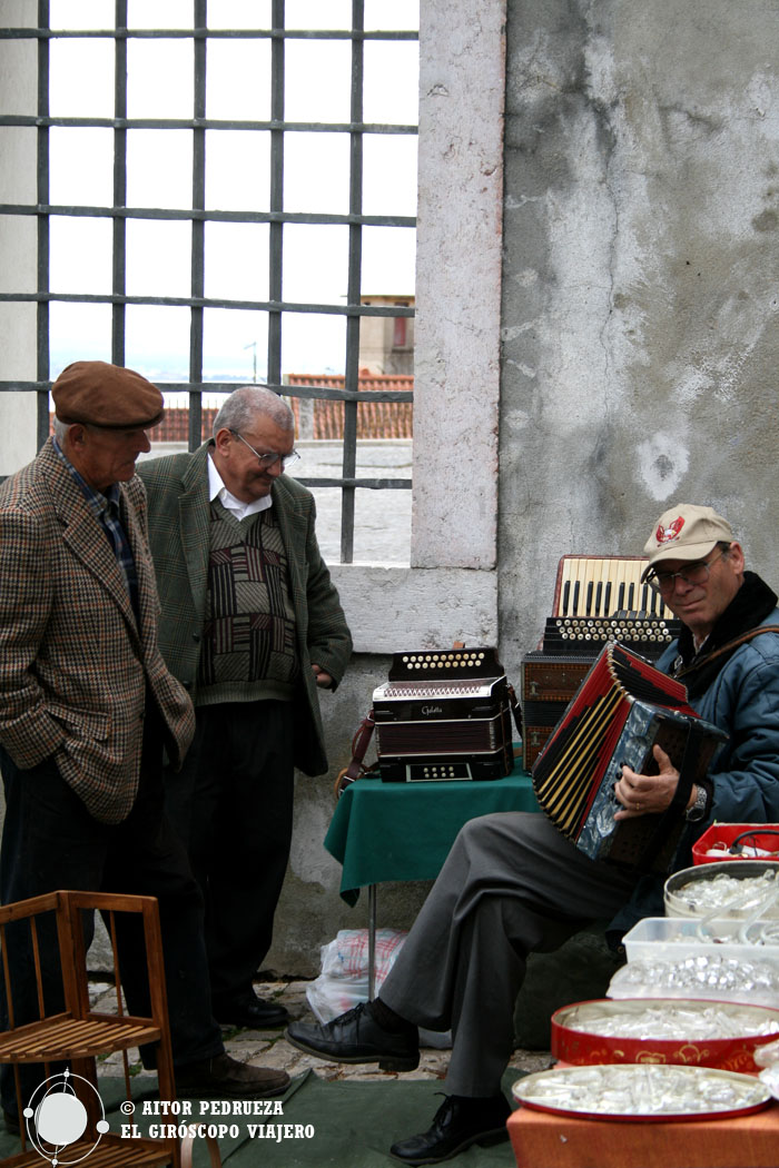 Feira da Ladra - Mercado de las Pulgas de Lisboa